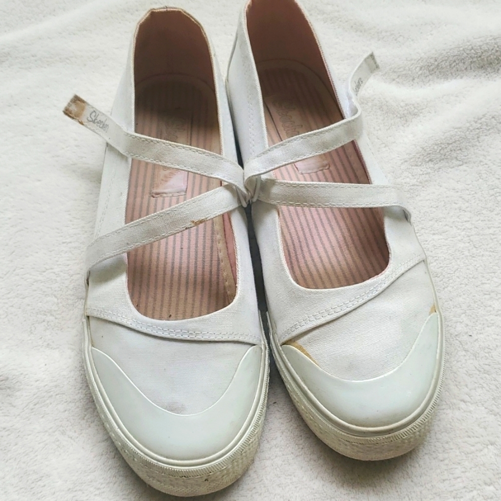 Skecher Mary Jane strap white size 8